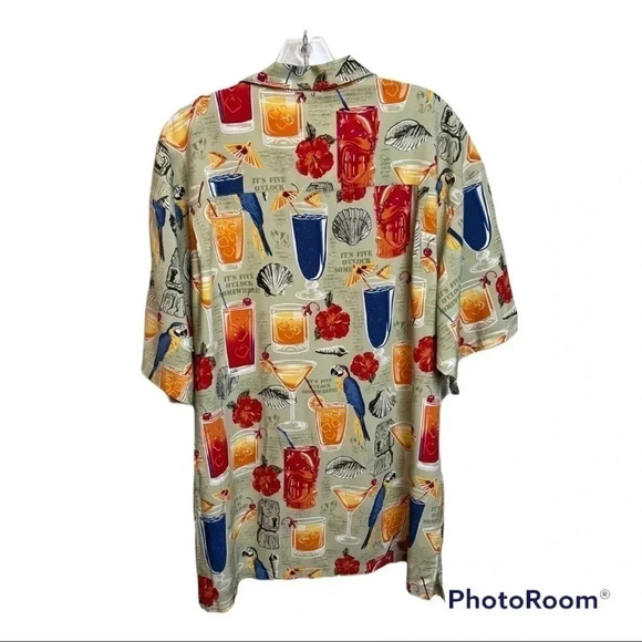 VINTAGE Hawaiian Button Up Shirt. Made in Hawaii. 
Size: Medium - Picture 2 of 7